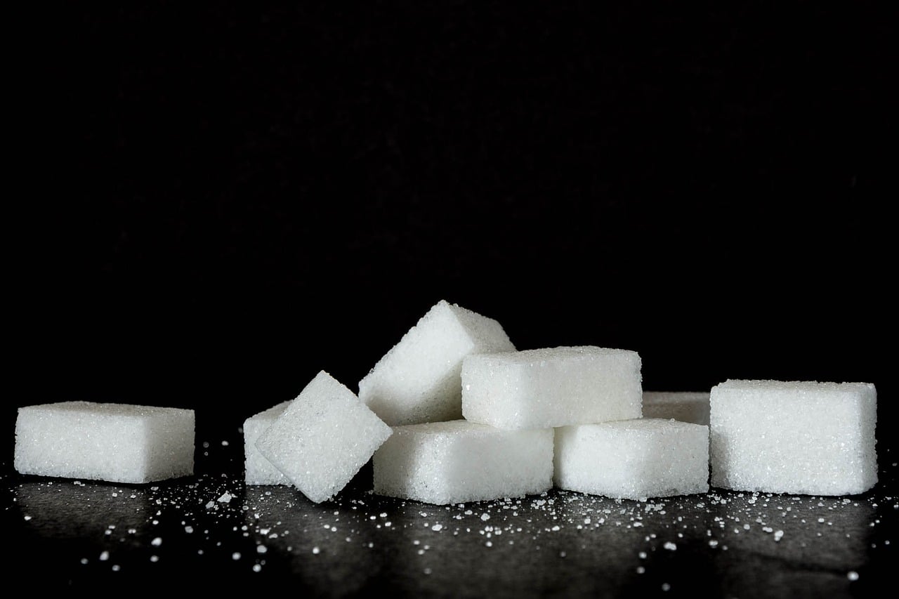 أضرار الإكثار من تناول السكر وكيفية استبداله بالبدائل الصحية – موقع
