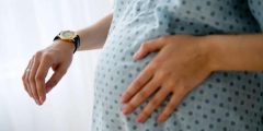 ما هي الإفرازات التي تدل على اقتراب موعد الولادة للحامل؟  – موقع المحطة
